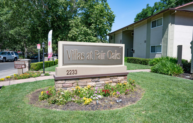 View of monument sign with Villas at Fair Oaks logo