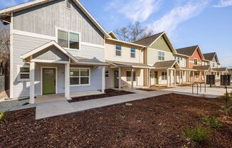 Floral East Apartment Homes