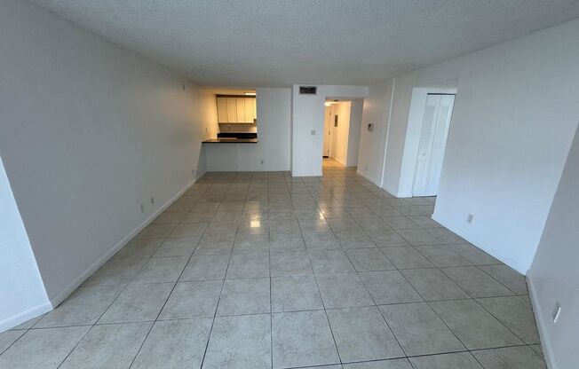 2 beds, 2 baths, $1,900, Unit # B 301