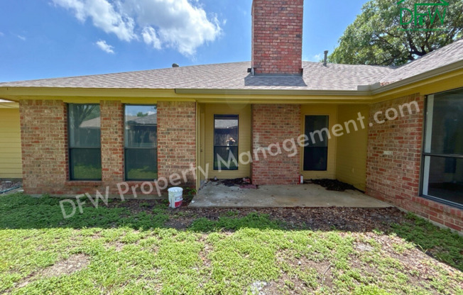 Charming 3-Bedroom Duplex with Modern Amenities in DeSoto, TX