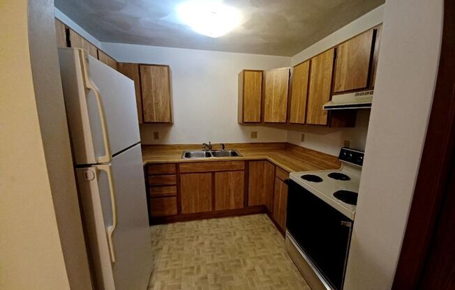 2 beds, 1 bath, $895, Unit 5