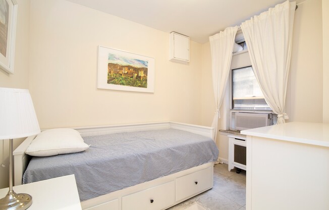 150 E 49 ST
