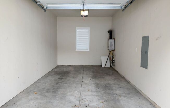 Studio, 1 bath, 600 sqft, $1,550, Unit B