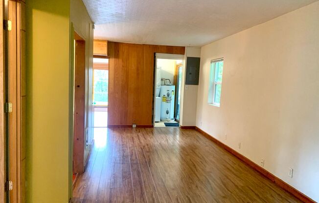 2 beds, 1 bath, $2,895