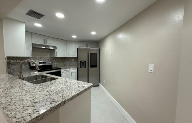 9405 Fontainebleau Blvd