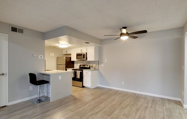 2 beds, 2 baths, 885 sqft, $2,931, Unit 22-254