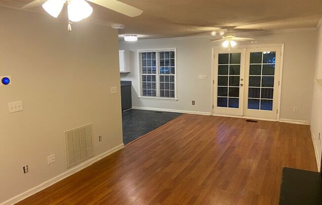 Charming 3 Bed/2.5 Bath Home in Hedingham!