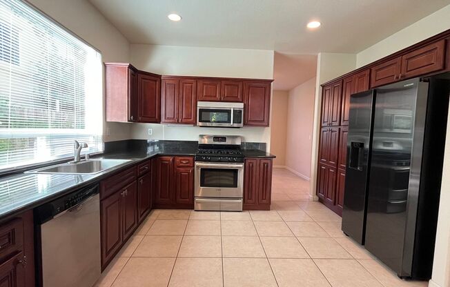 3 beds, 2.5 baths, $2,595