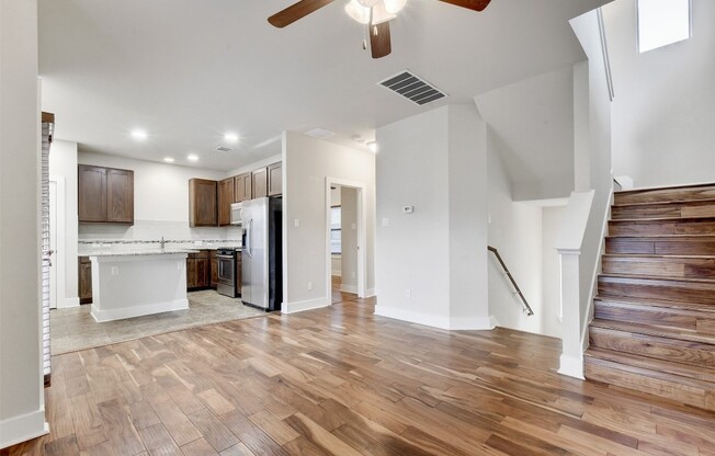 1504 LORRAINE LOOP