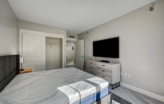 1 bed, 1 bath, $2,000, Unit # 245