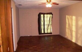 3 beds, 1.5 baths, $900