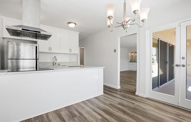 1002 12th St in Santa Monica - North of Wilshire Blvd!