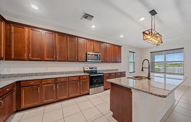 Annual 4 bed/2 bath Single Family Home inWillow Walk