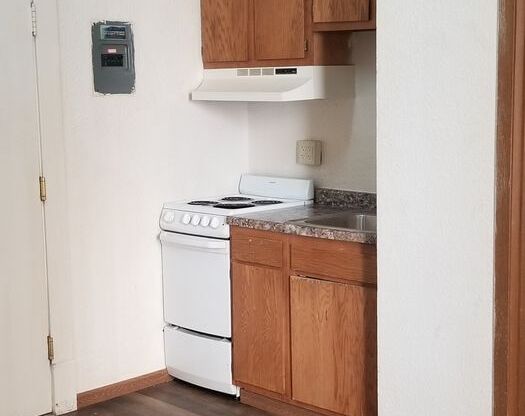 2 beds, 2 baths, 525 sqft, $695, Unit 230