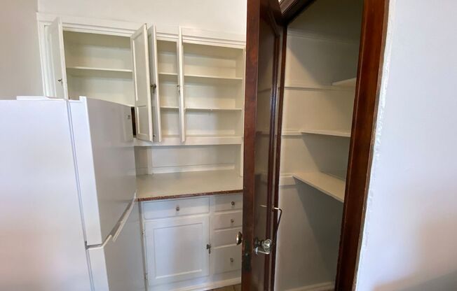 Studio, 1 bath, 400 sqft, $790, Unit 206