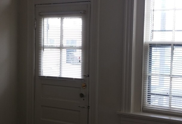 1 bed, 1 bath, $1,250, Unit Apt. 03