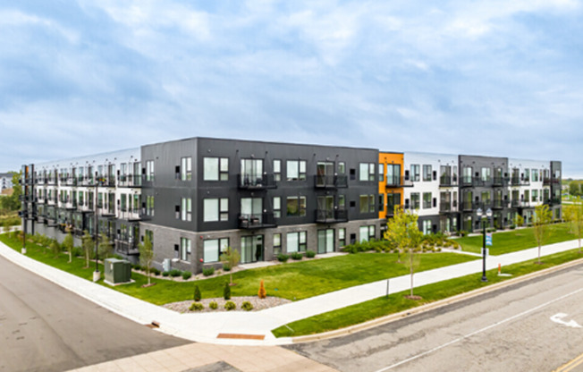 2 beds, 2 baths, 1,084 sqft, $2,024, Unit 121