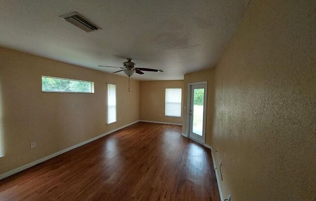 3 beds, 2 baths, $1,695