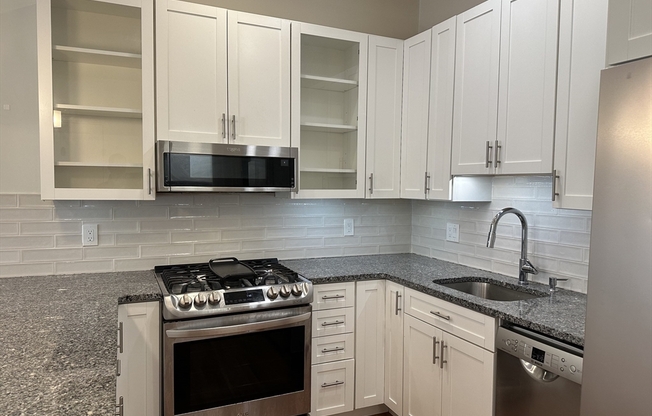 1 bed, 1 bath, 600 sqft, $2,300, Unit 1