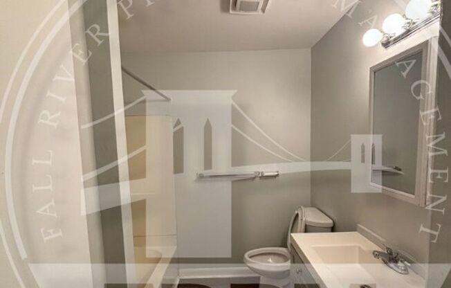 2 beds, 1 bath, $1,600, Unit 301