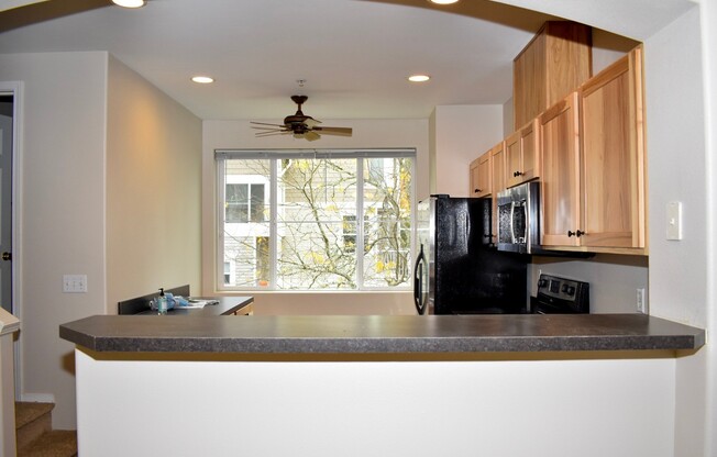 Gorgeous 2br/2.5ba Townhouse in Desirable Tigard Location!