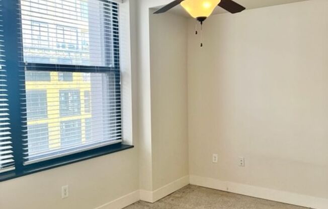 2 beds, 1 bath, 814 sqft, $1,549, Unit 06-04