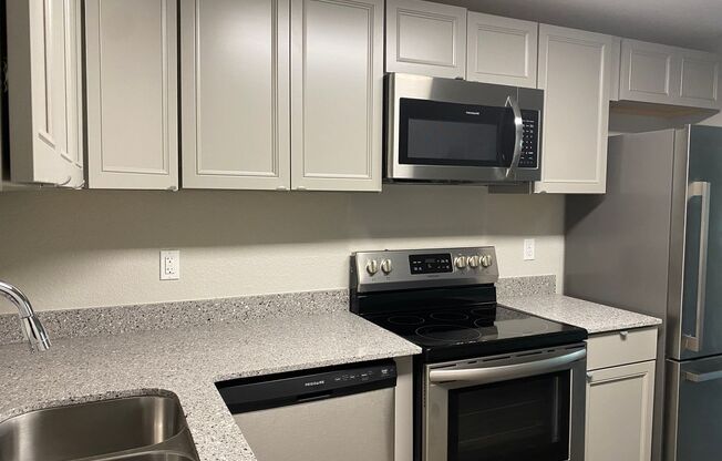 2 beds, 1 bath, 687 sqft, $2,195, Unit C204