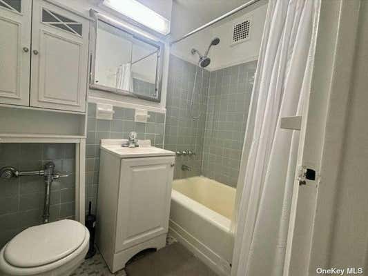 2 beds, 1 bath, 925 sqft, $2,500, Unit 3L