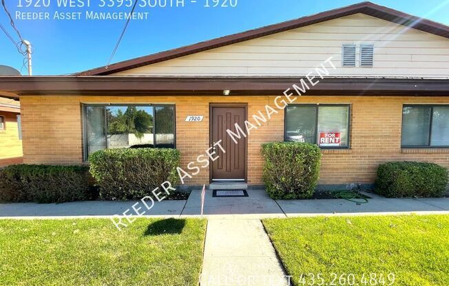 2 beds, 1 bath, 930 sqft, $1,195