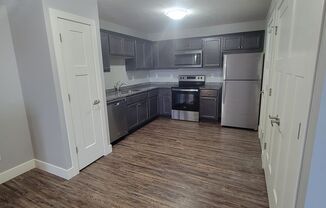 2 beds, 2 baths, $1,300