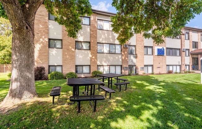 Lakeview Apartments - ONE MONTH FREE!