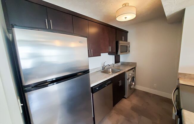 1 bed, 1 bath, 650 sqft, $1,195, Unit Unit 303 A650 w/Nook