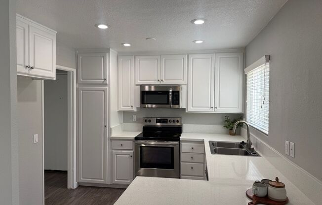 2 beds, 2 baths, 919 sqft, $2,640, Unit G10