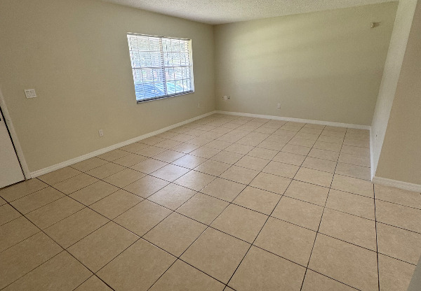 1110 OUTLOOK DR