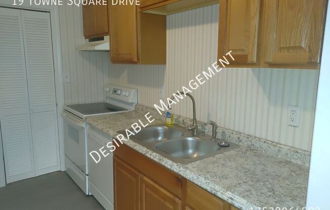 19 TOWNE SQ DR