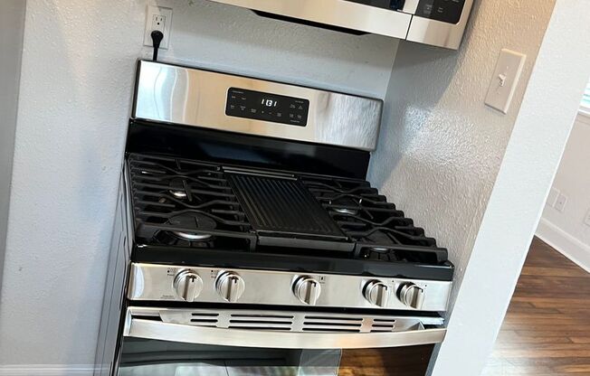1 bed, 1 bath, 800 sqft, $1,499, Unit 1526-01