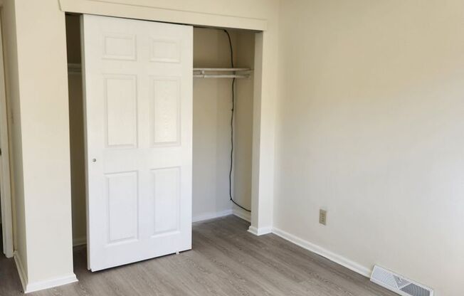 3 beds, 1.5 baths, 1,100 sqft, $1,500, Unit 3247