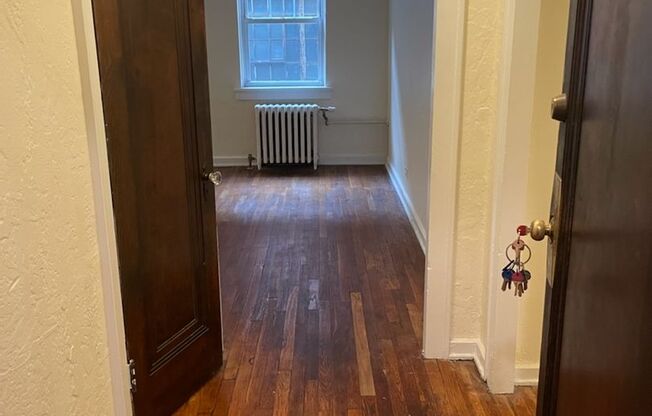 Studio, 1 bath, 467 sqft, $1,250, Unit King Edward Annex 24