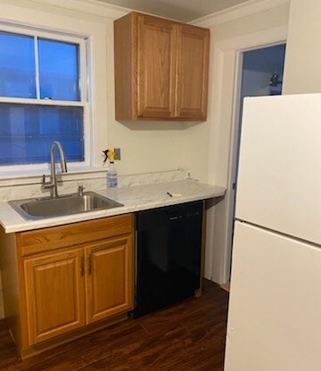 3 beds, 1 bath, 1,432 sqft, $3,000, Unit 2