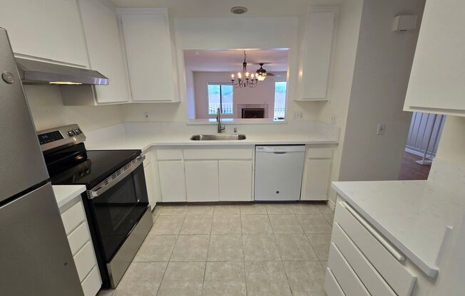 Move-Special: 1/2 off 1st month’s rent! Beautifully Updated West Clairemont Townhome – Prime 92117 Location!