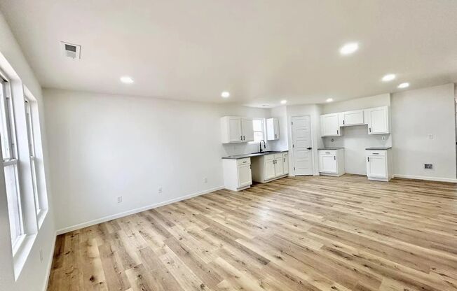 3 beds, 2 baths, 1,600 sqft, $1,895, Unit 318