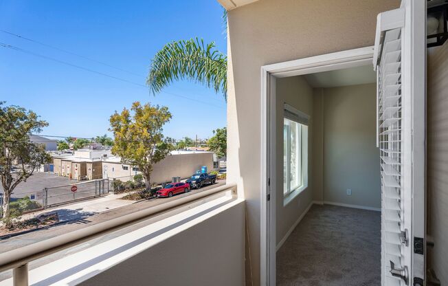 2 beds, 2 baths, 1,047 sqft, $2,695, Unit 207