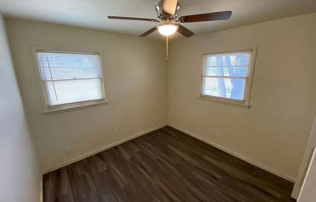 3 beds, 1 bath, $800