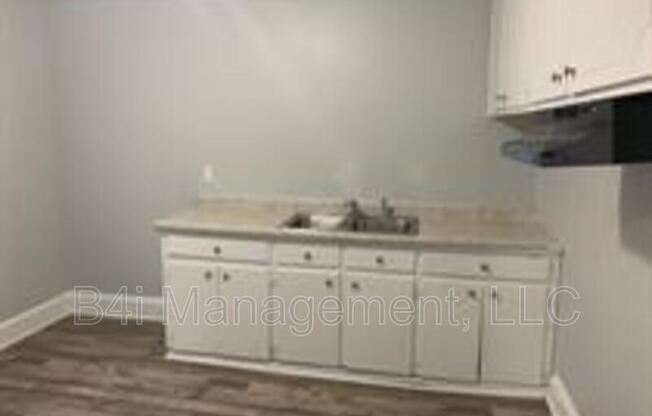 205 PORTER ST SW