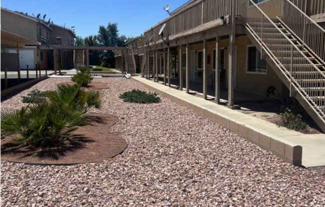 3 beds, 1 bath, 900 sqft, $1,545, Unit 01