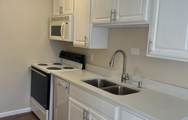 1 bed, 1 bath, 650 sqft, $1,265, Unit 1650-9