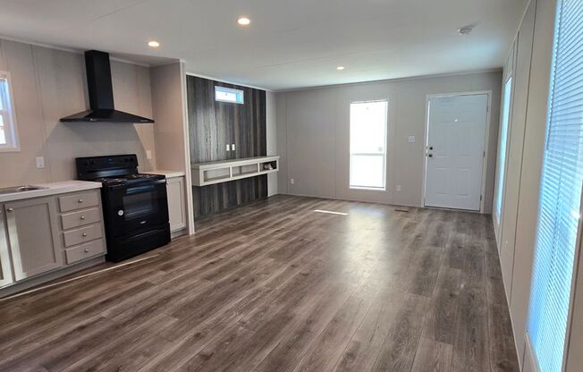 1 bed, 1 bath, 550 sqft, $1,250, Unit TH7