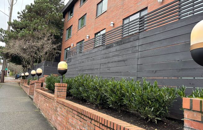 LIVE IN THE HEART OF GREEN LAKE SEATTLE'S MOST ICONIC PARK