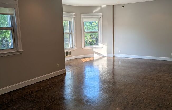 2 beds, 2 baths, 1,300 sqft, $5,300, Unit 202
