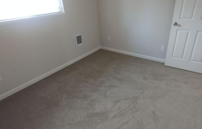2 beds, 1 bath, 776 sqft, $1,500, Unit 098